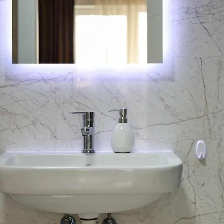 Alina's Брашов